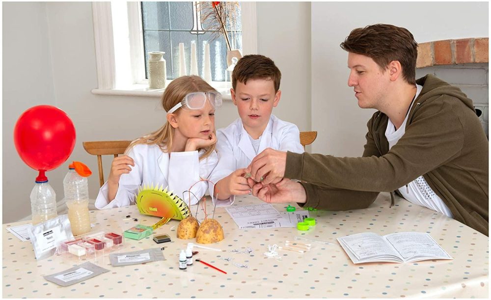 Horrible Science Chaotic Kitchen Experiments Set Kitchen + Play Food